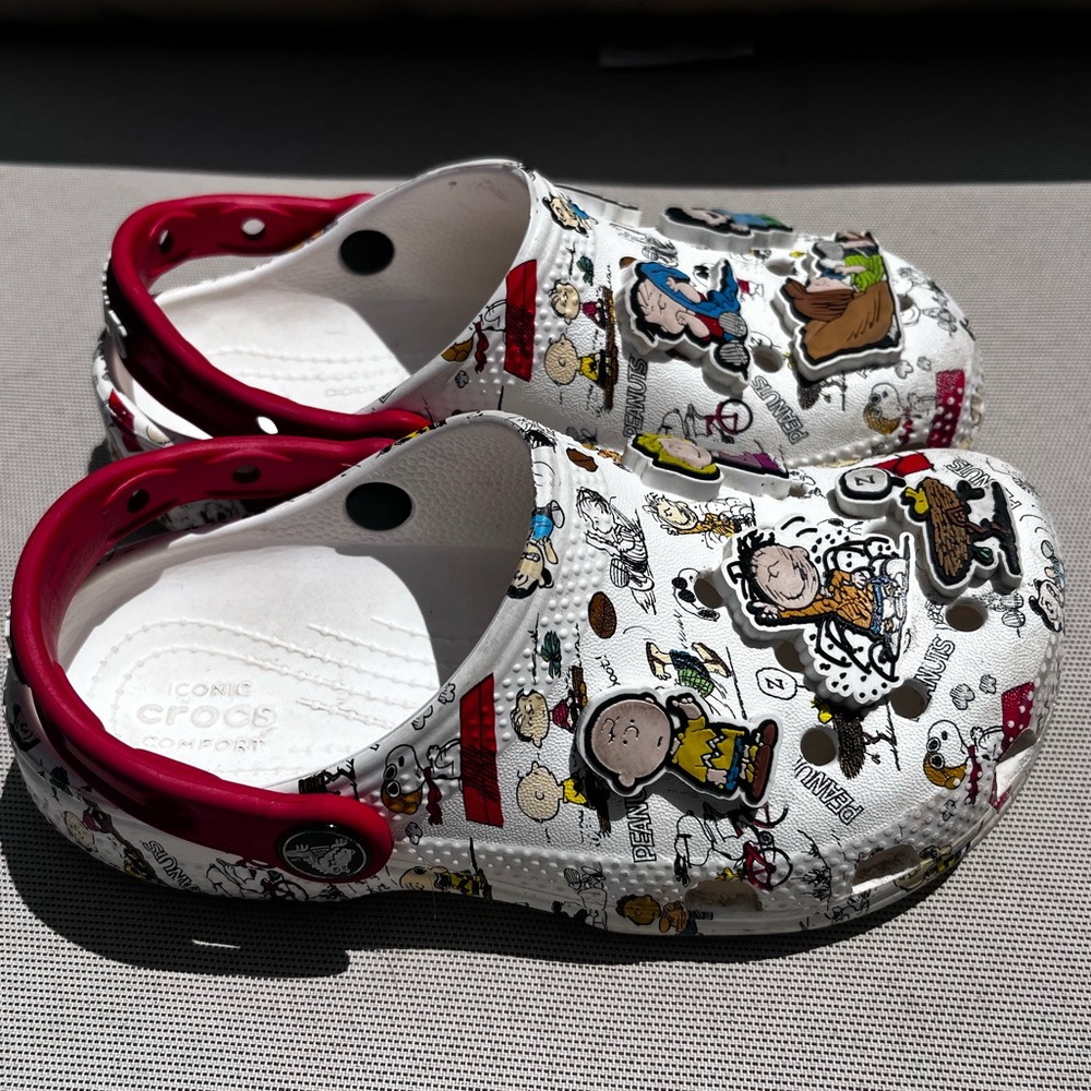 CROCS Peanuts size 12 kids